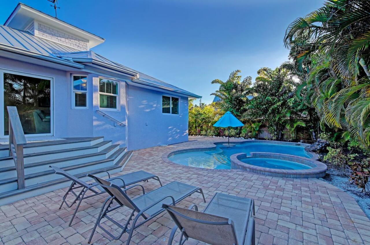 Mermaids Crossing By Beach Retreats Holmes Beach Room photo